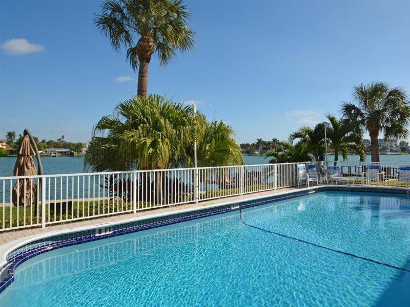 Westwinds Waterfront Resort St. Pete Beach Dış mekan fotoğraf