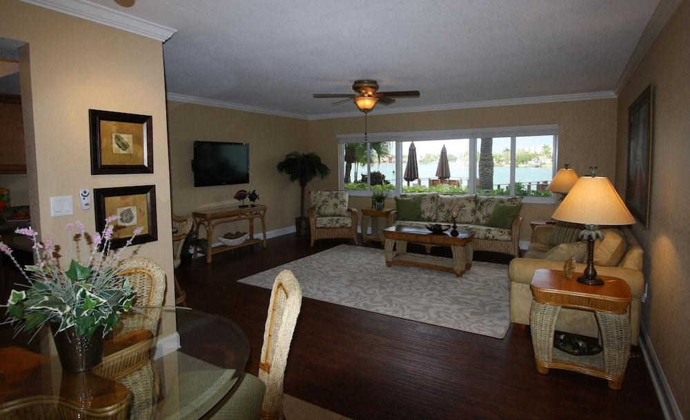 Westwinds Waterfront Resort St. Pete Beach Dış mekan fotoğraf