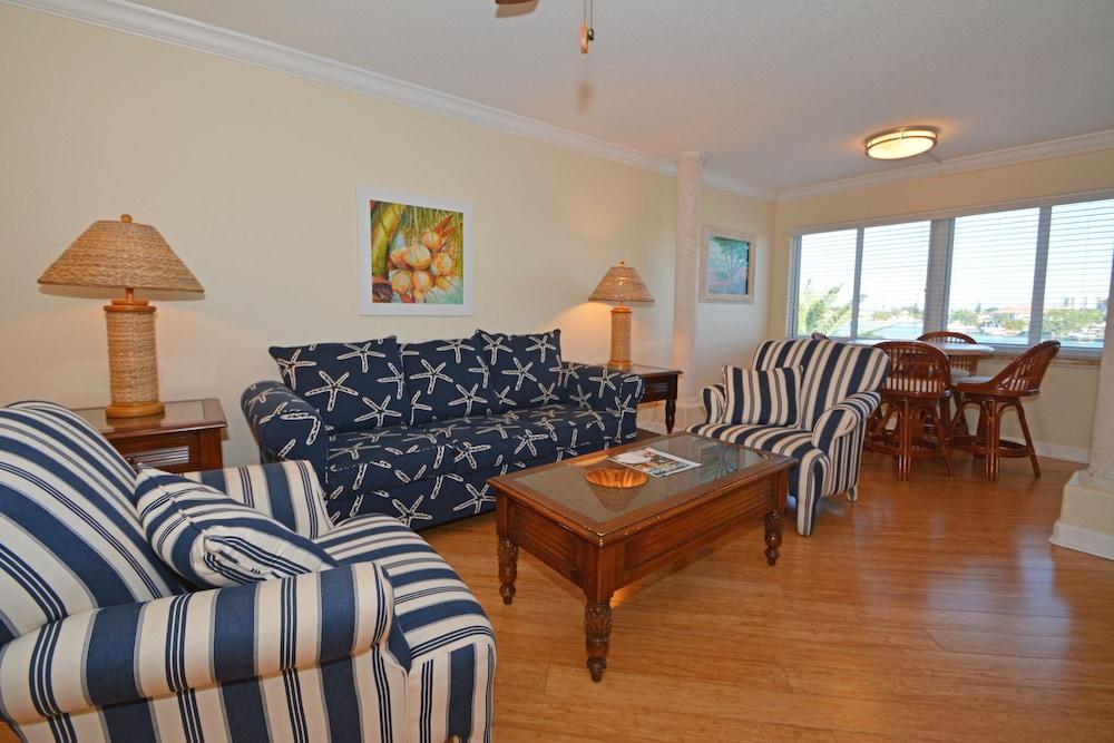 Westwinds Waterfront Resort St. Pete Beach Dış mekan fotoğraf