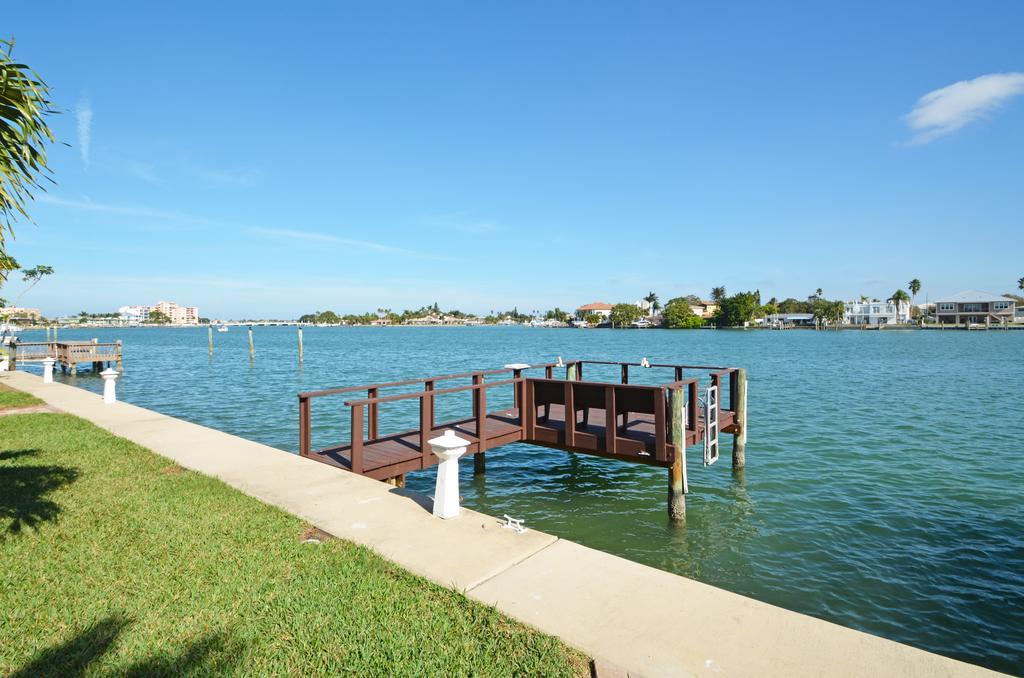 Westwinds Waterfront Resort St. Pete Beach Dış mekan fotoğraf