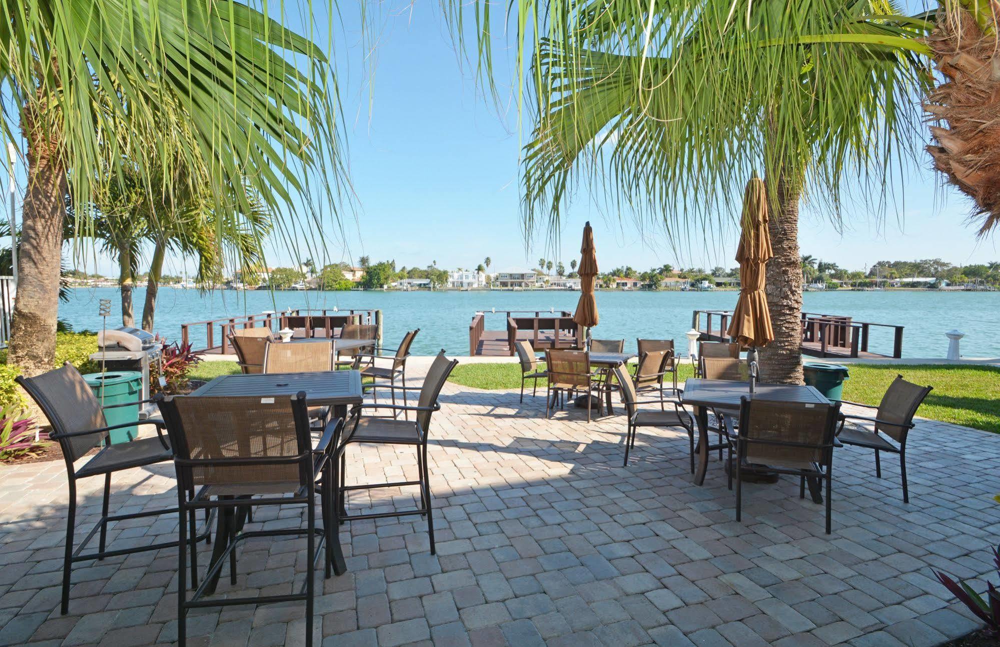 Westwinds Waterfront Resort St. Pete Beach Dış mekan fotoğraf